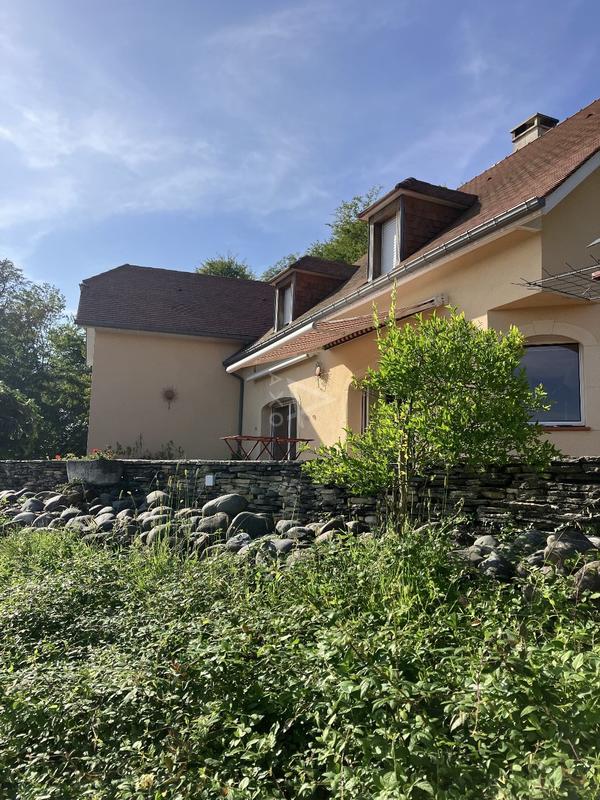 Maison - 240 m² - 10 pièces