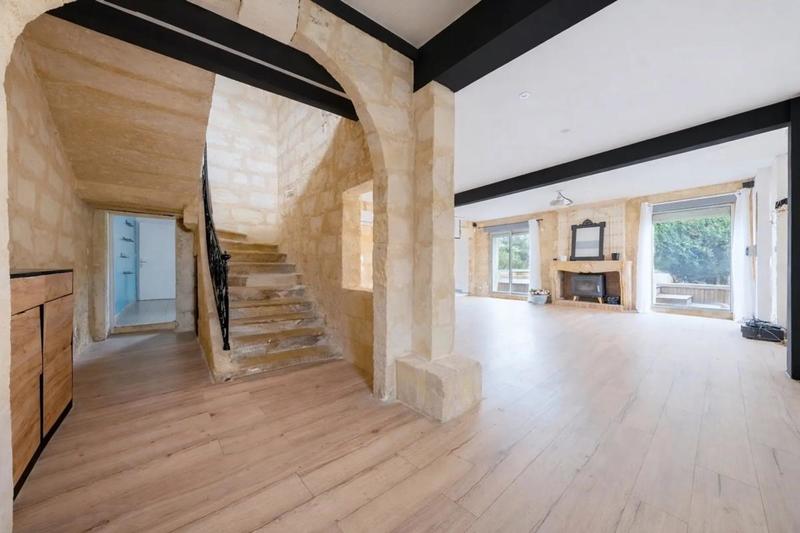 Maison - 200 m² - 6 pièces