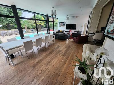 Maison - 315 m² - 11 pièces