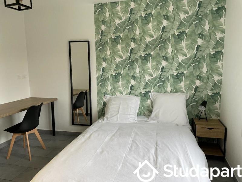 Chambre - 13 m² - 1 pièce