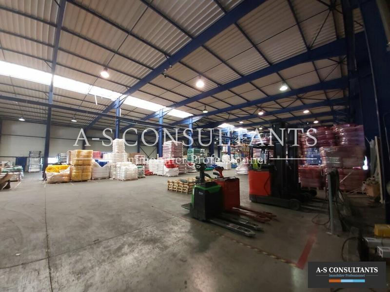 Local d'activité / Entrepôt - 1 928 m²