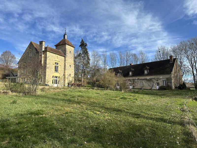 Propriété - 540 m² - 17 pièces