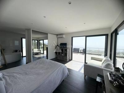 Villa - 250 m² - 6 pièces