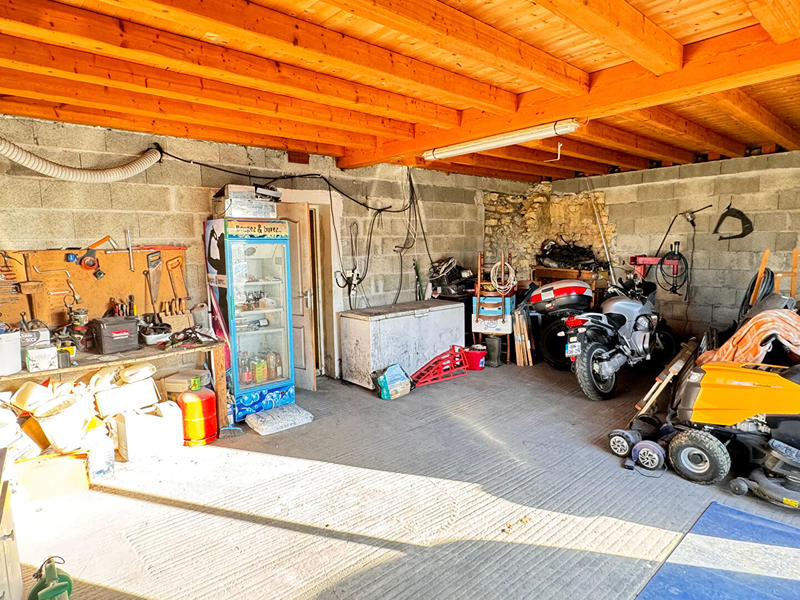 Maison - 222 m² - 7 pièces