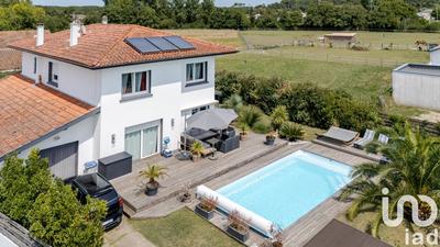 Maison - 186 m² - 7 pièces