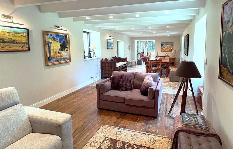 Propriété - 300 m² - 8 pièces