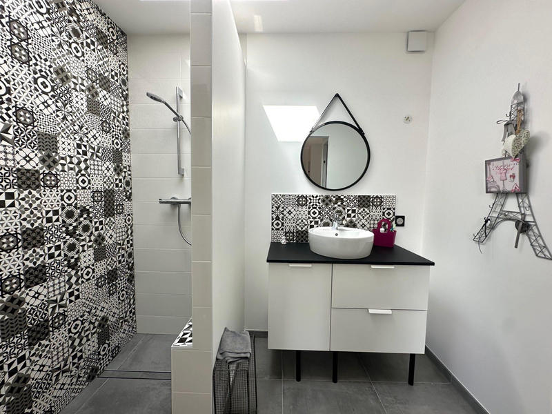 Maison - 250 m² - 7 pièces