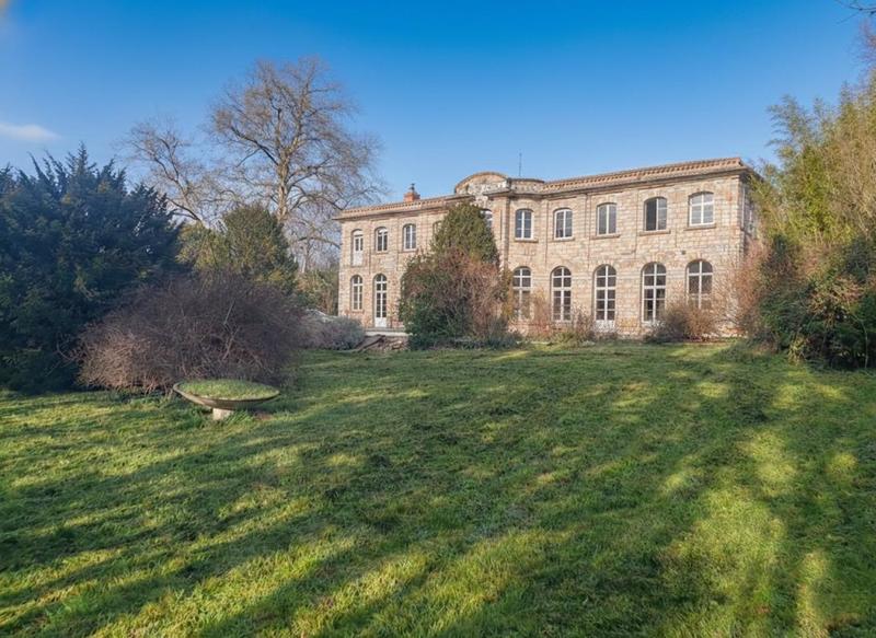 Demeure - 435 m² - 13 pièces