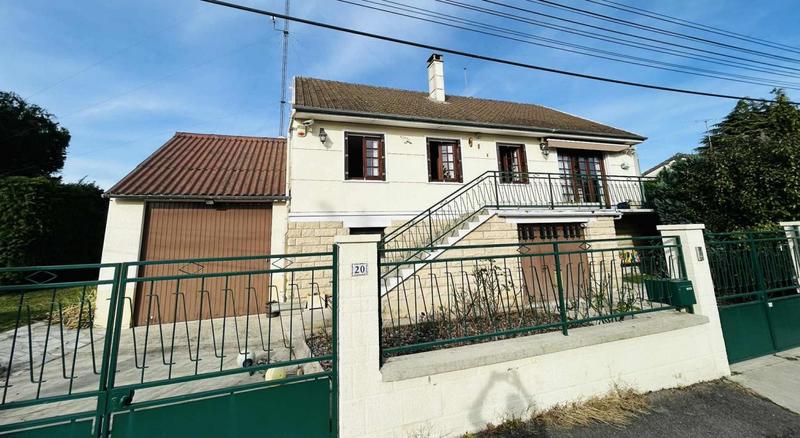 Maison - 93 m² - 5 pièces