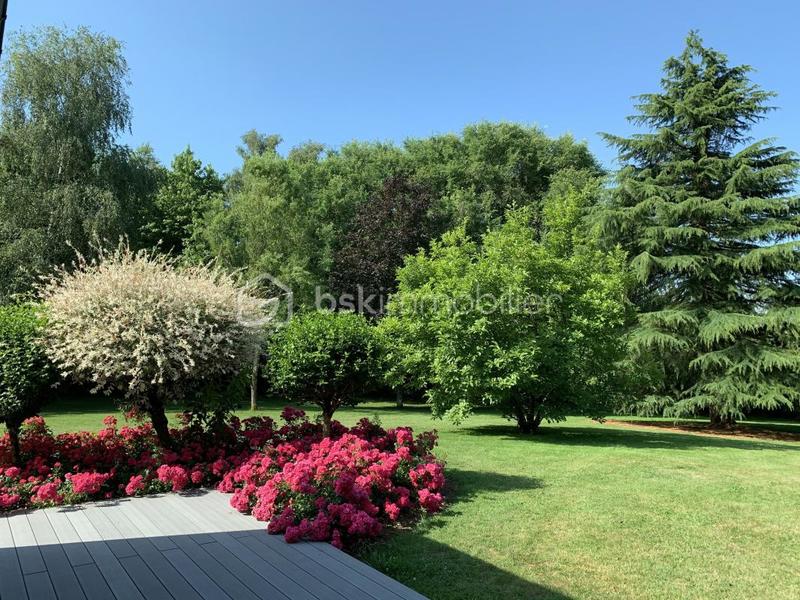 Maison traditionnelle - 206 m² - 7 pièces