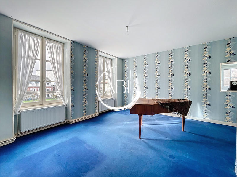 Maison - 200 m² - 11 pièces