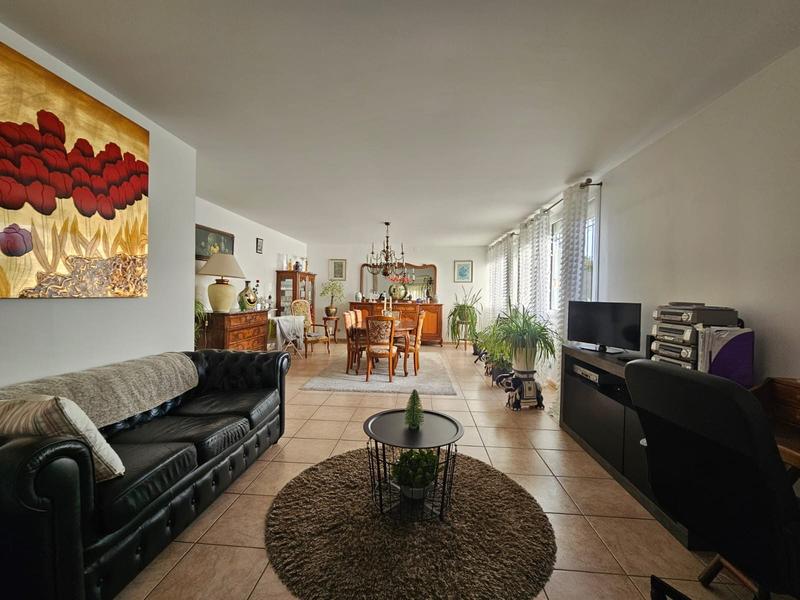 Maison - 180 m² - 6 pièces