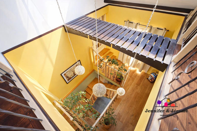 Maison - 267 m² - 9 pièces