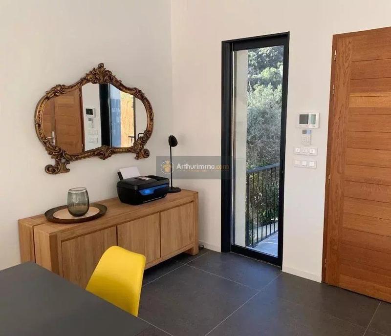 Maison - 202 m² - 7 pièces