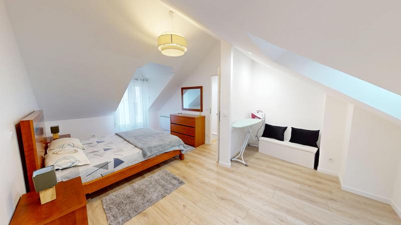 Maison - 93 m² - 4 pièces