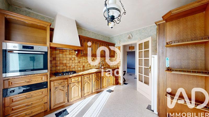 Maison - 220 m² - 7 pièces