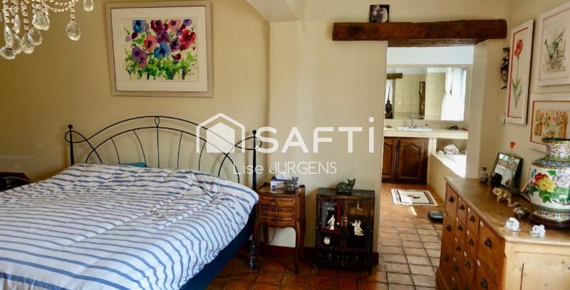 Maison - 270 m² - 9 pièces