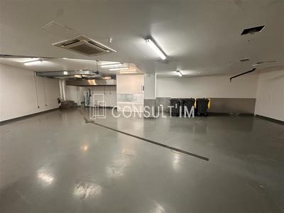 Local commercial - 349 m²
