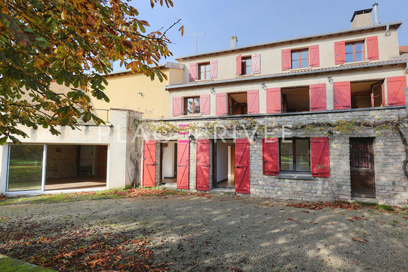 Maison - 375 m² - 10 pièces