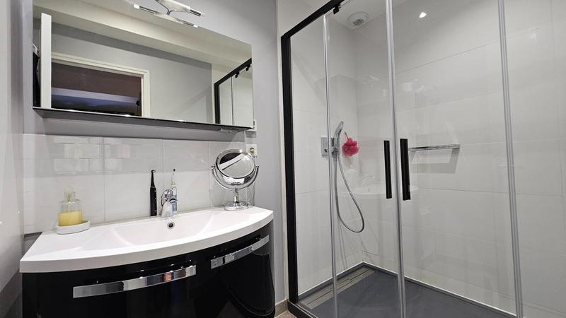 Maison - 214 m² - 5 pièces