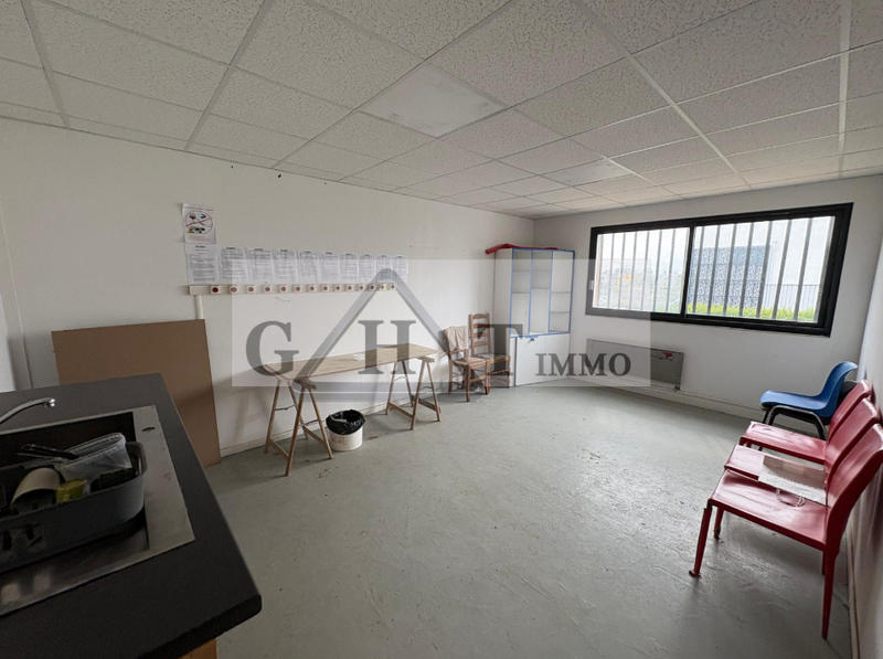 Entrepôt - 1 260 m²