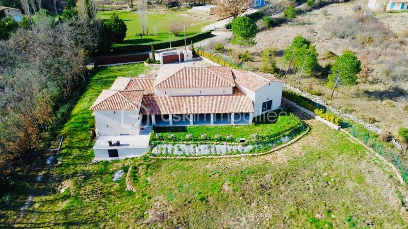 Demeure - 290 m² - 10 pièces