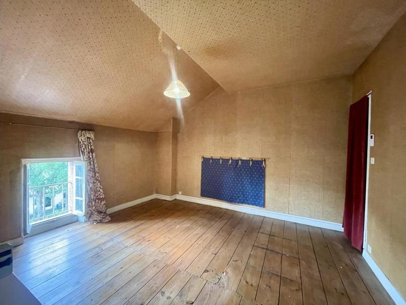 Maison - 195 m² - 8 pièces