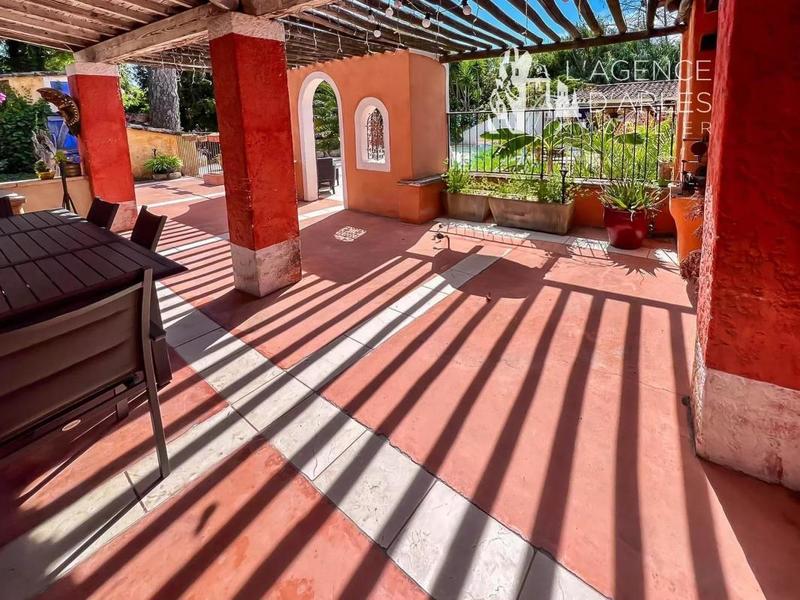 Mas - 309 m² - 12 pièces