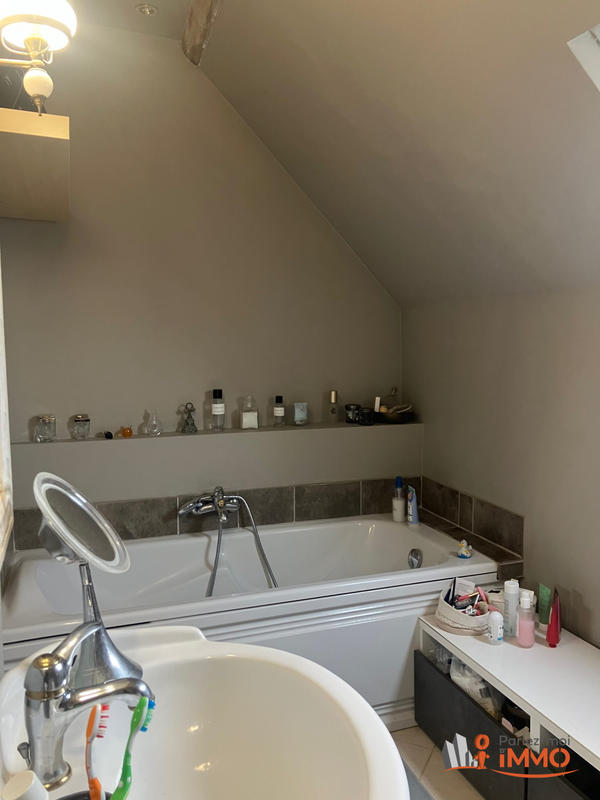 Maison - 301 m² - 8 pièces