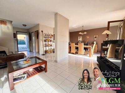 Maison - 102 m² - 4 pièces