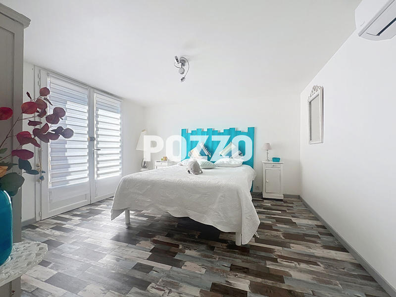 Maison - 195 m² - 8 pièces