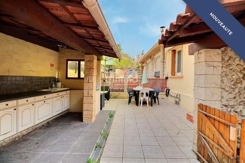 Maison - 101 m² - 5 pièces