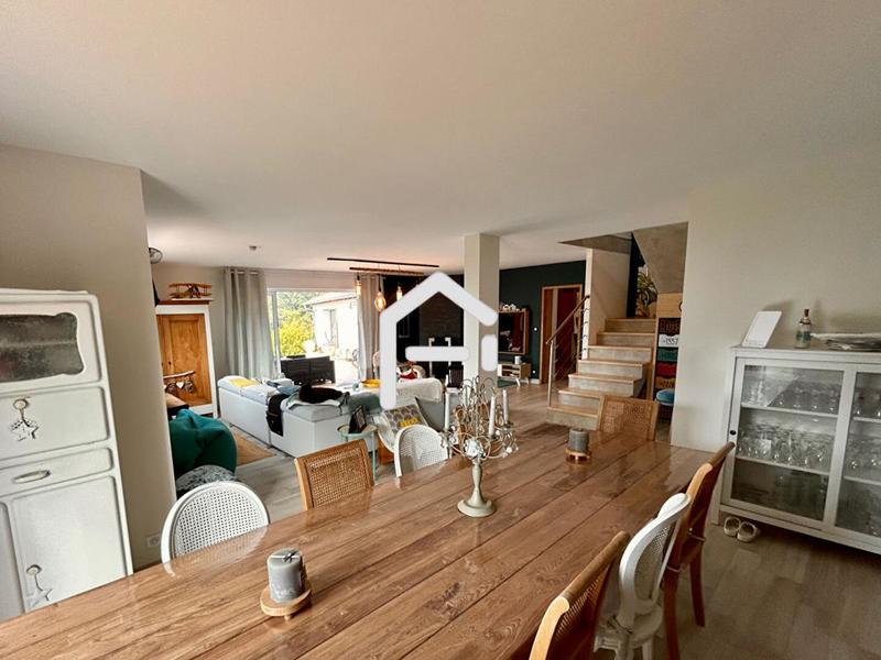 Villa - 284 m² - 7 pièces