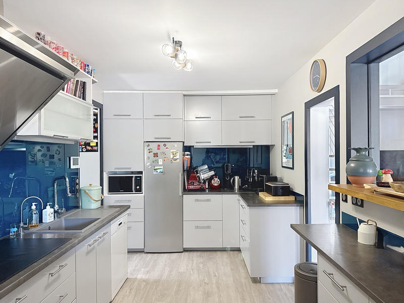 Villa - 208 m² - 9 pièces