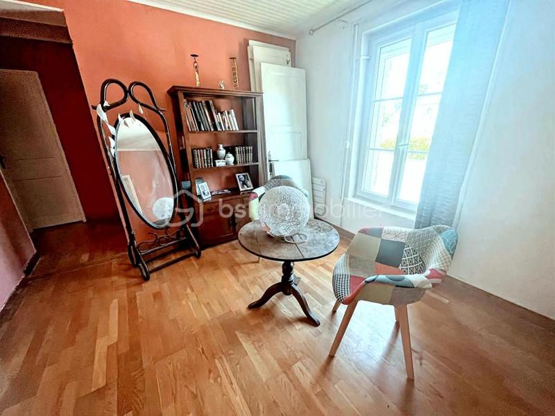 Maison en pierre - 139 m² - 8 pièces