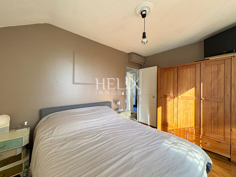 Maison - 163 m² - 9 pièces