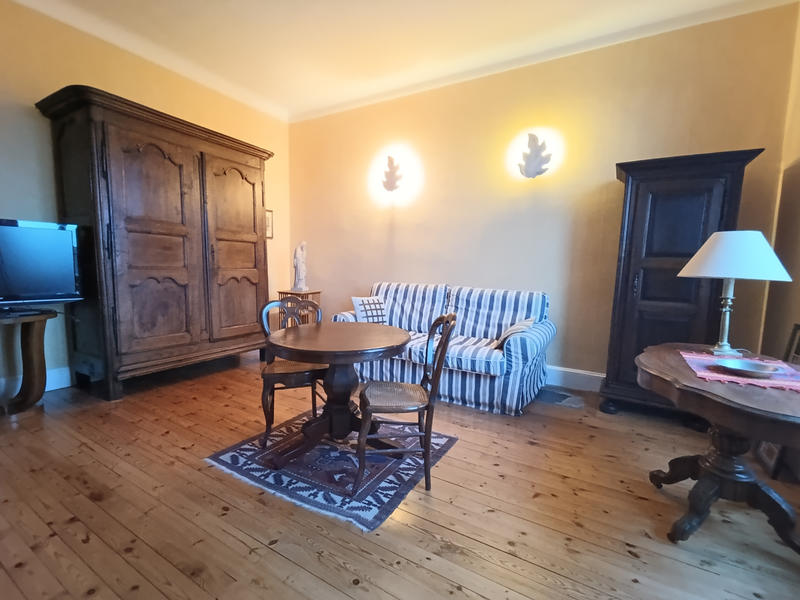 Maison - 242 m² - 9 pièces