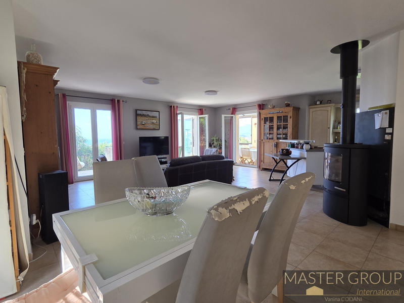 Villa - 217 m² - 5 pièces