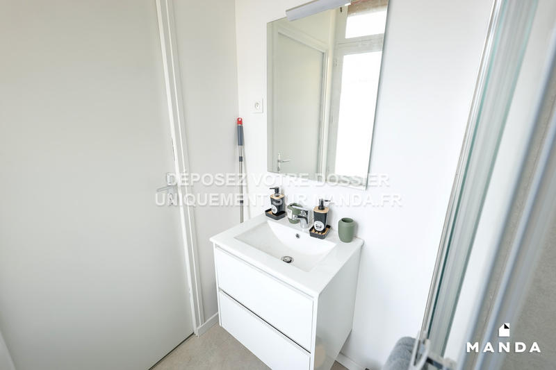 Chambre - 11 m² - 4 pièces