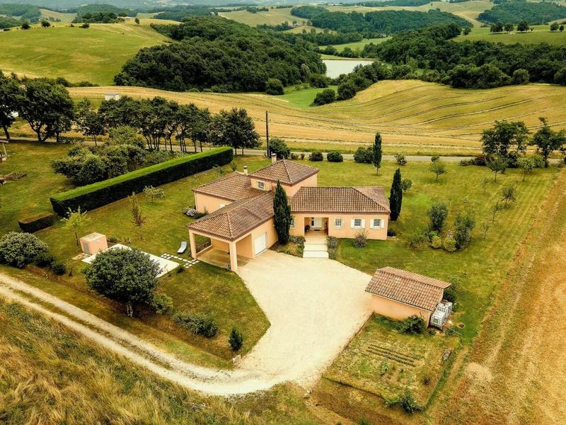 Propriété - 162 m² - 5 pièces