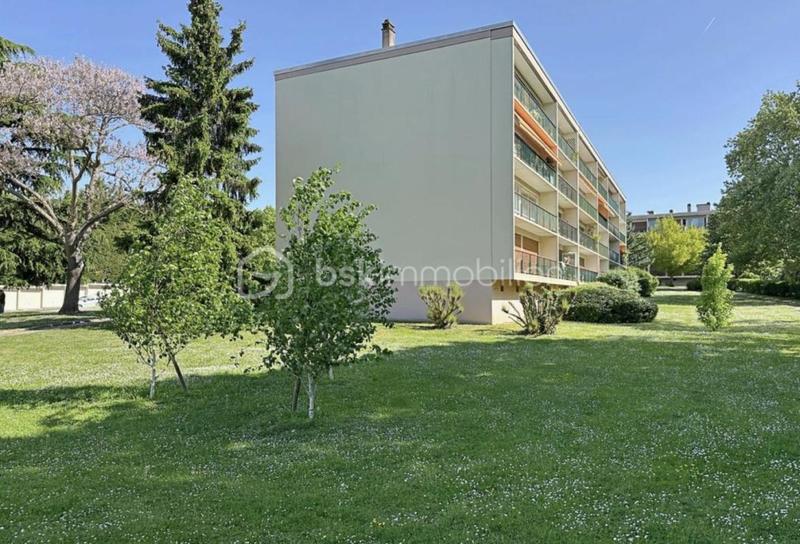 Appartement - 75 m² - 3 pièces