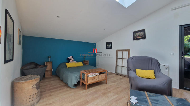 Maison - 207 m² - 7 pièces