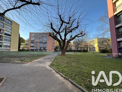 Appartement - 100 m² - 5 pièces