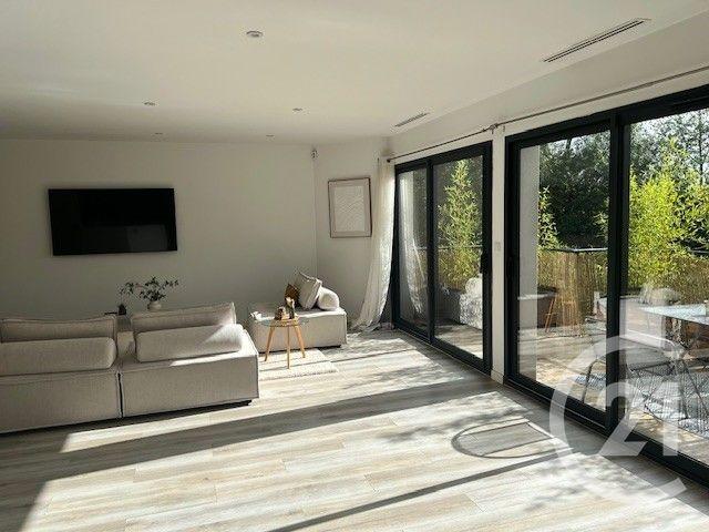 Maison - 304 m² - 7 pièces