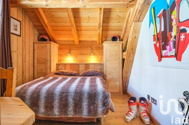 Maison - 250 m² - 9 pièces