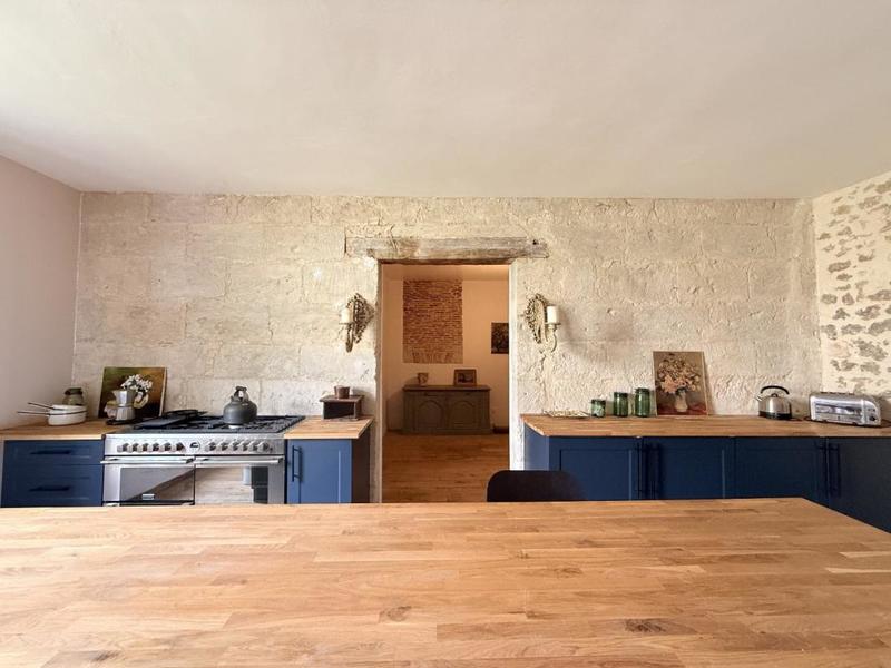 Demeure - 260 m² - 7 pièces