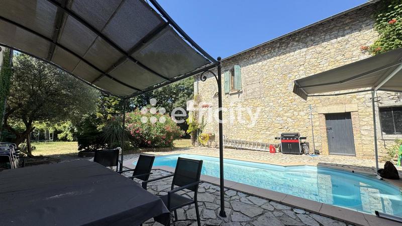 Maison en pierre - 450 m² - 17 pièces