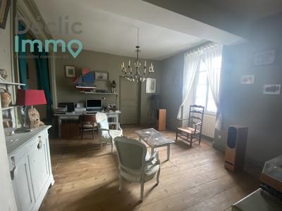 Maison - 250 m² - 8 pièces