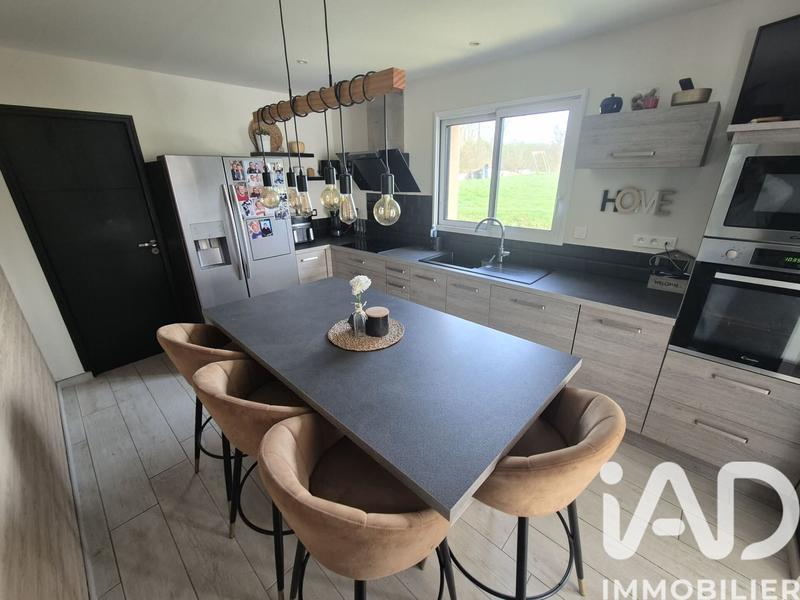 Maison - 140 m² - 6 pièces