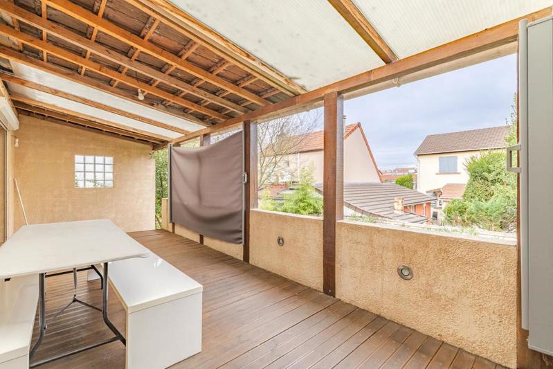 Maison - 95 m² - 5 pièces